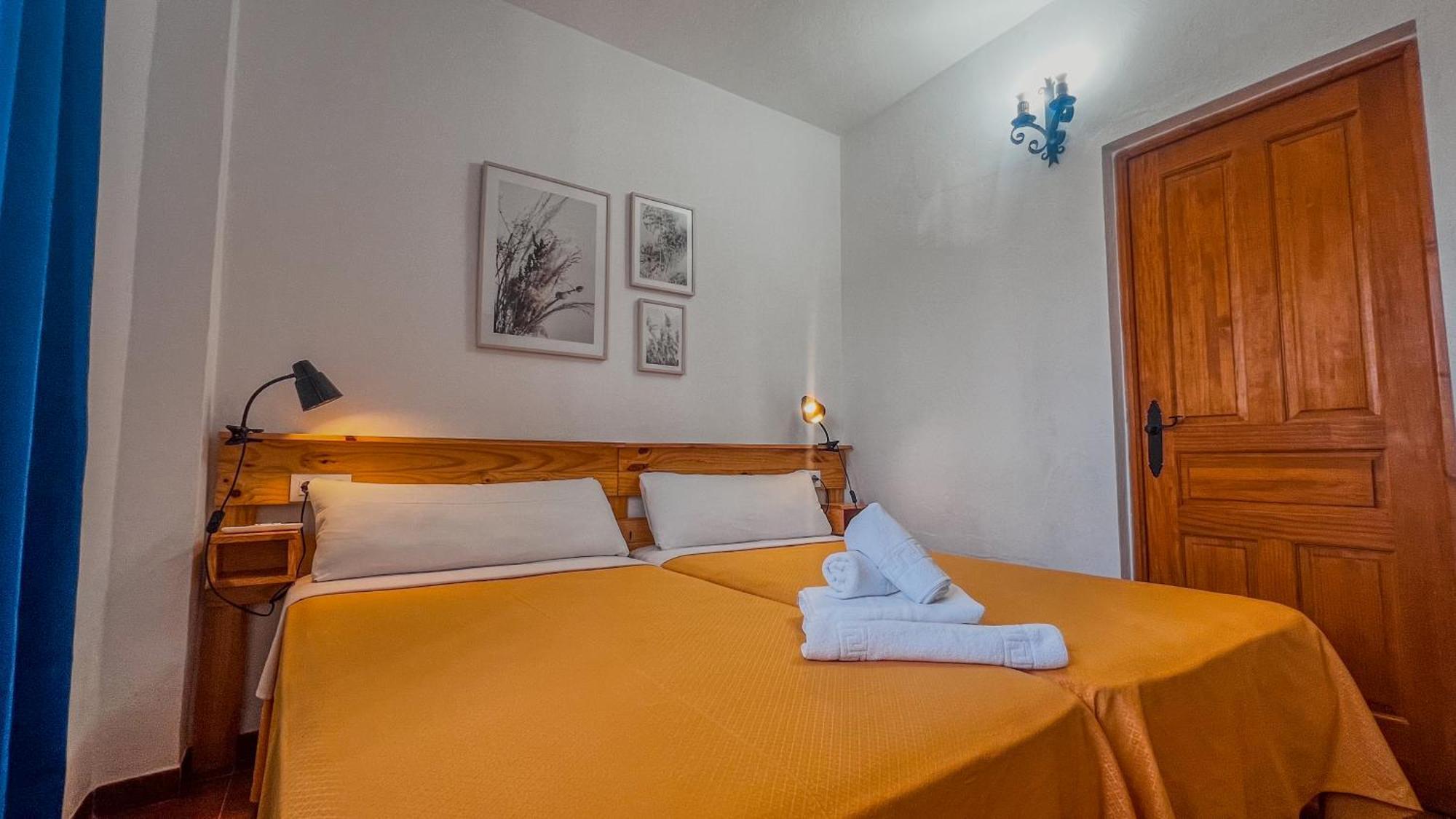 La Tortuga Lodging Rooms Tarifa Exterior photo
