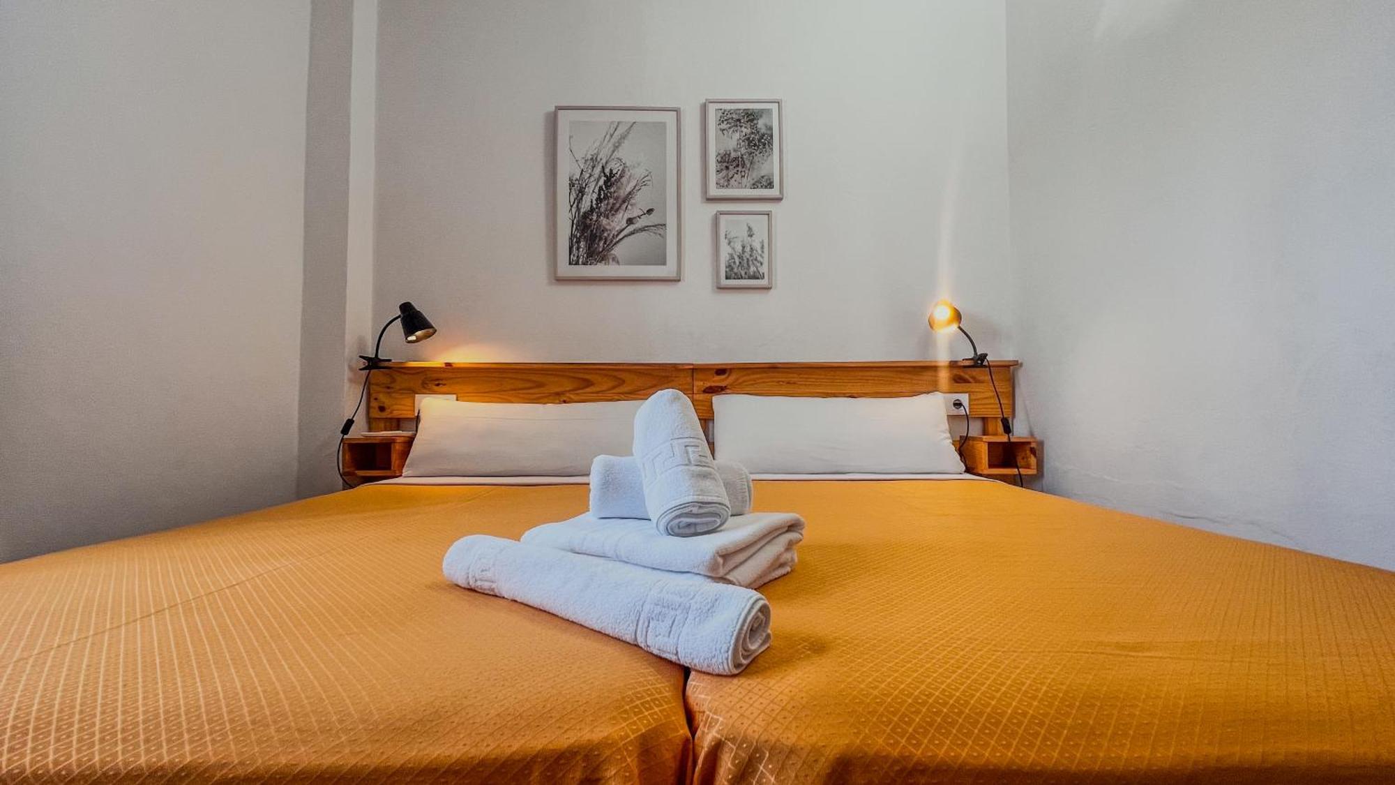 La Tortuga Lodging Rooms Tarifa Exterior photo