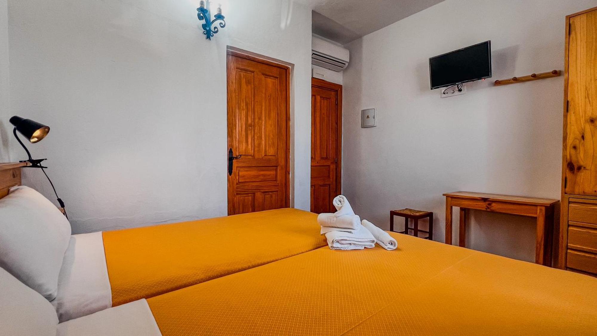 La Tortuga Lodging Rooms Tarifa Exterior photo