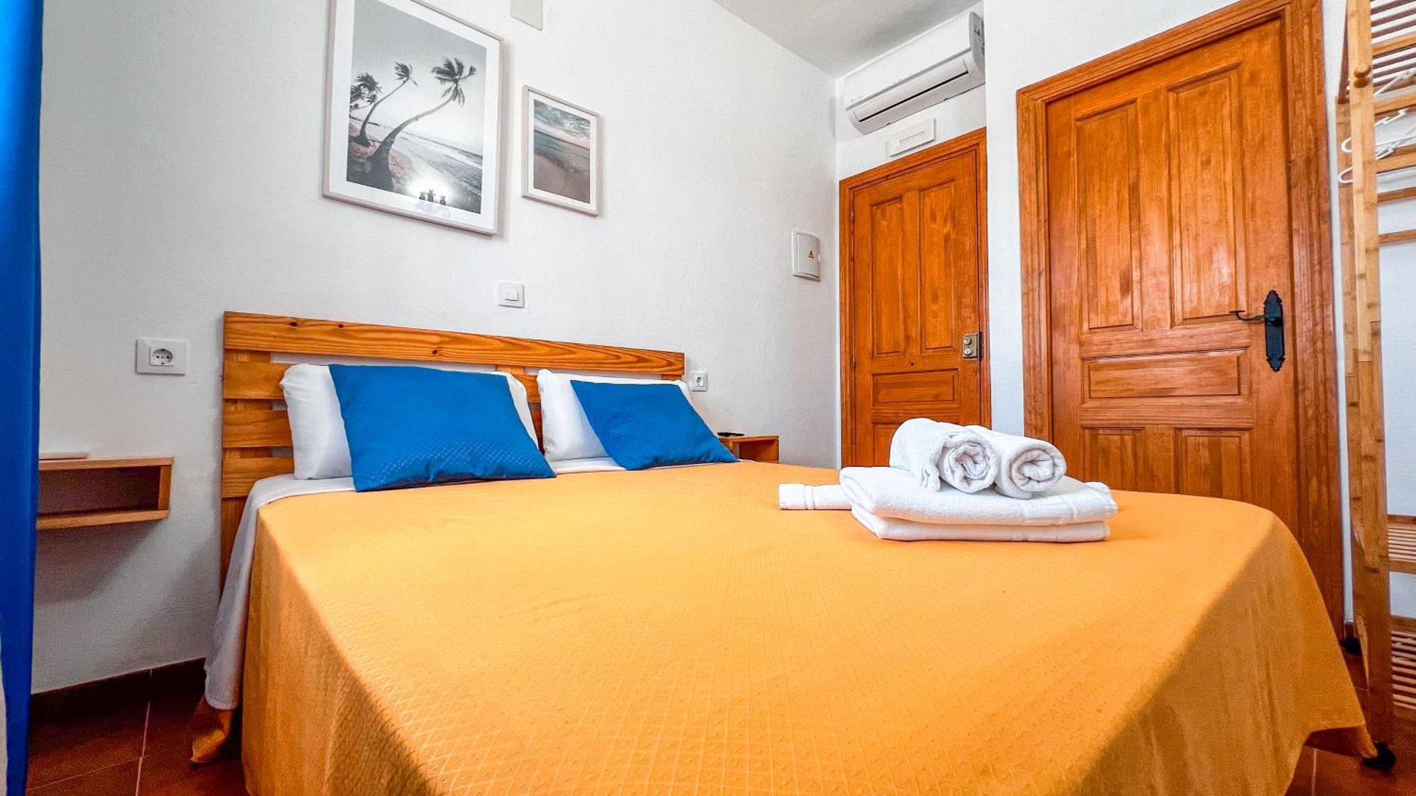 La Tortuga Lodging Rooms Tarifa Exterior photo