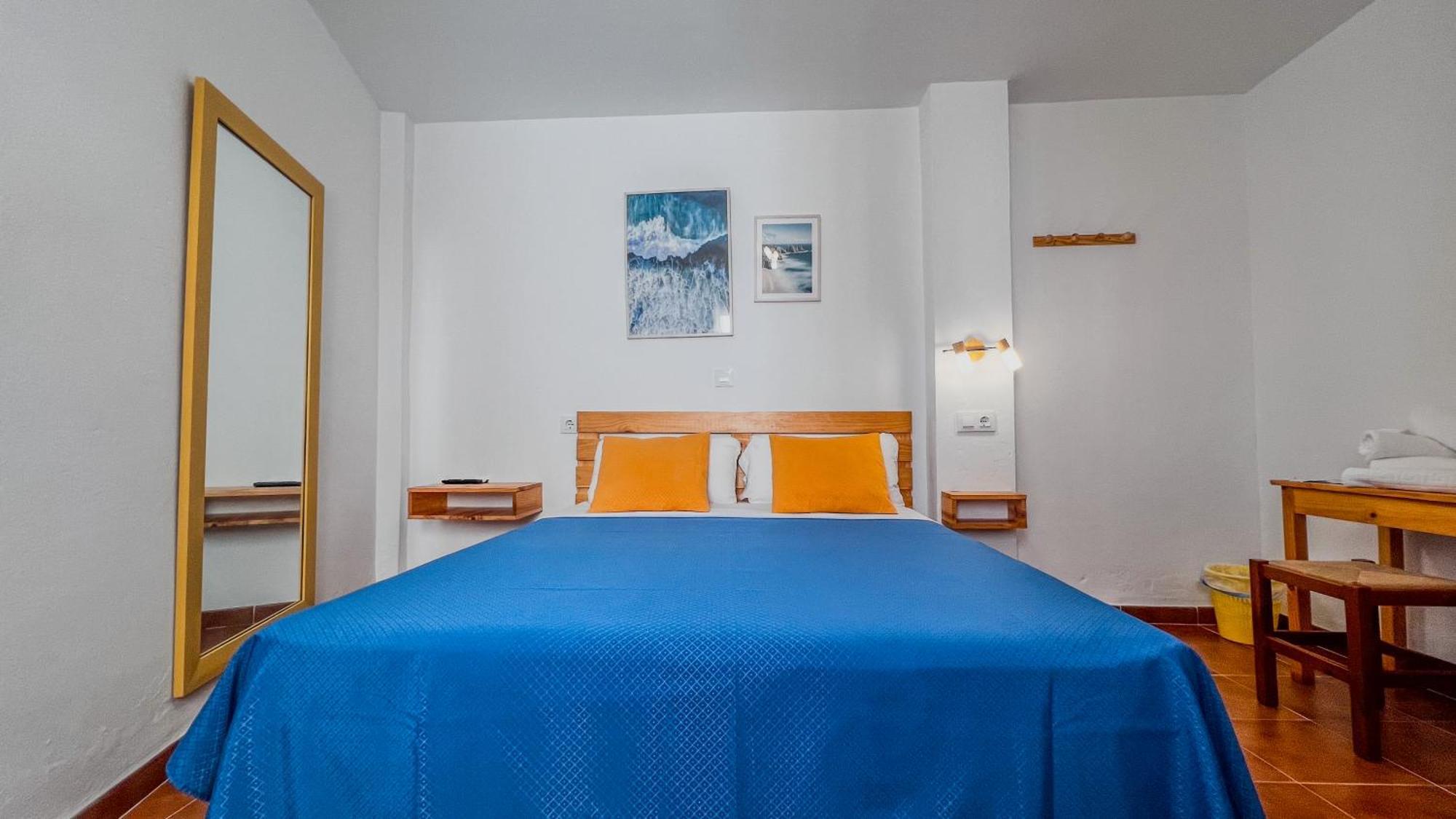 La Tortuga Lodging Rooms Tarifa Exterior photo