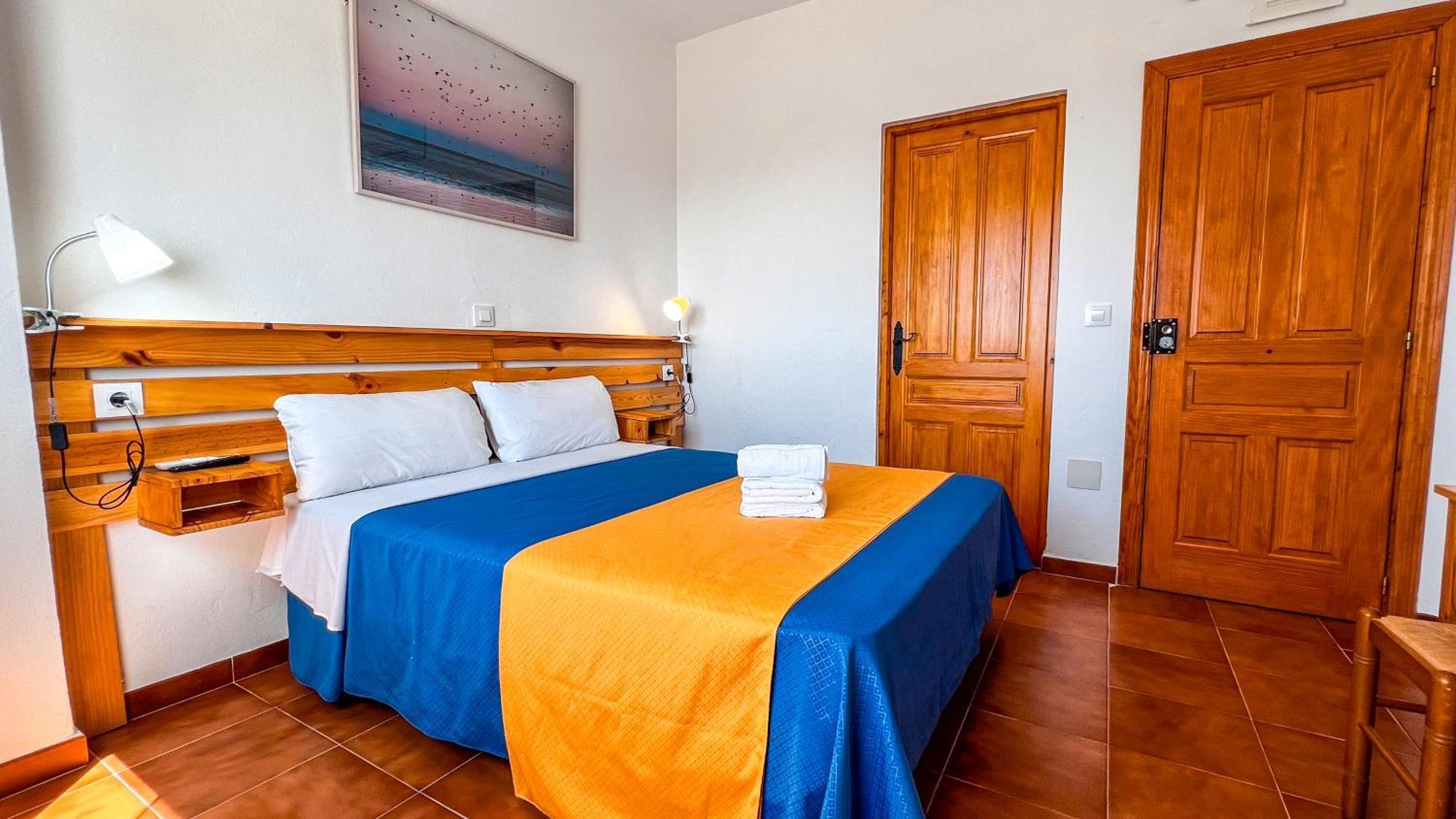 La Tortuga Lodging Rooms Tarifa Exterior photo